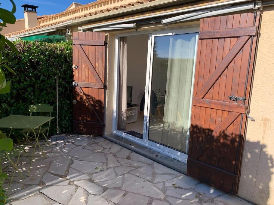 Maisonnette Dans Belle Residence Saint-Vallier-de-Thiey Exterior photo